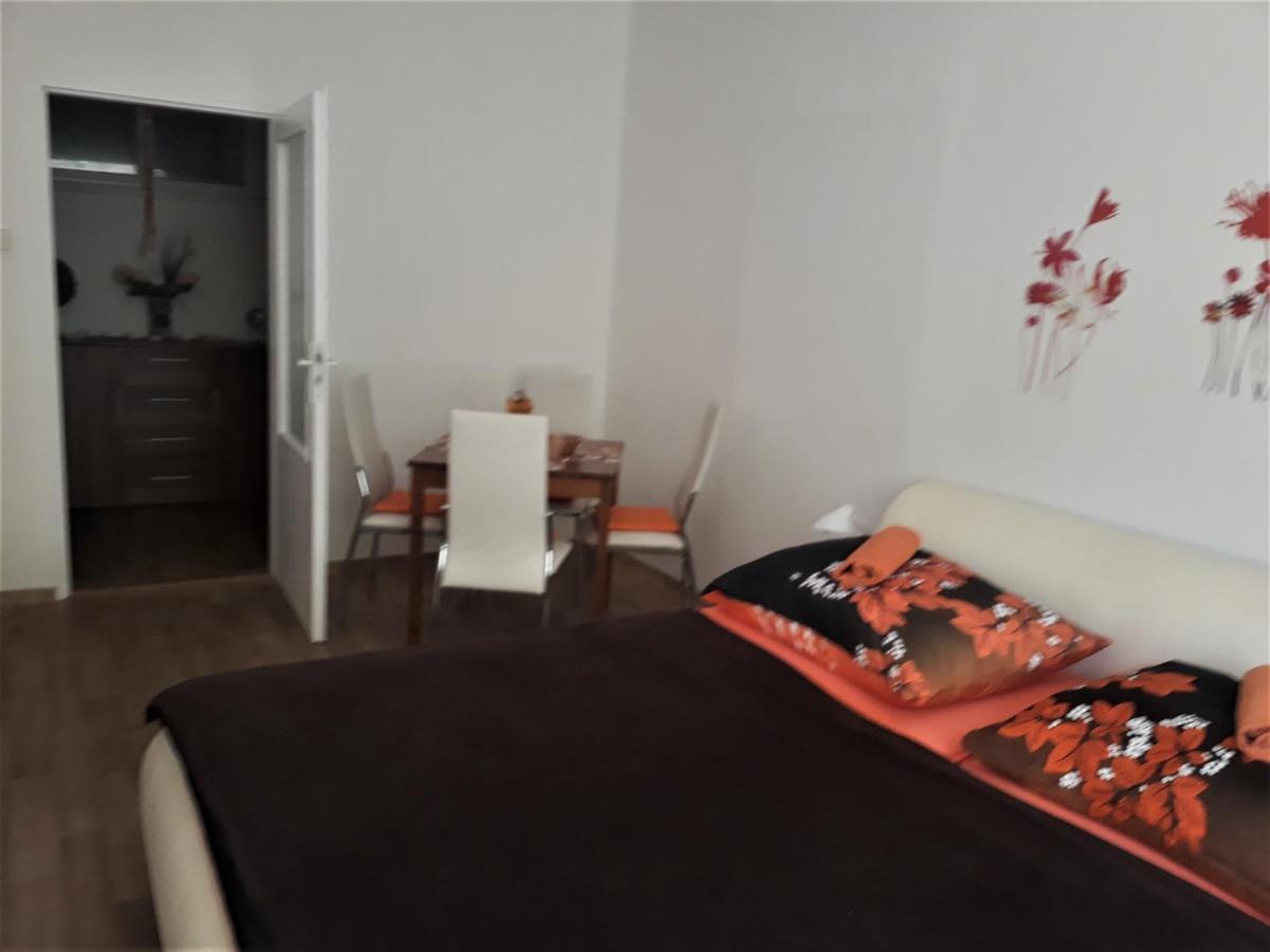 Apartmany Karlštejn エクステリア 写真